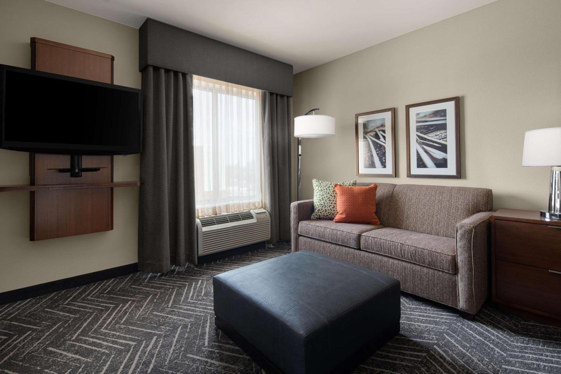 Homewood Suites Springfield photo 2