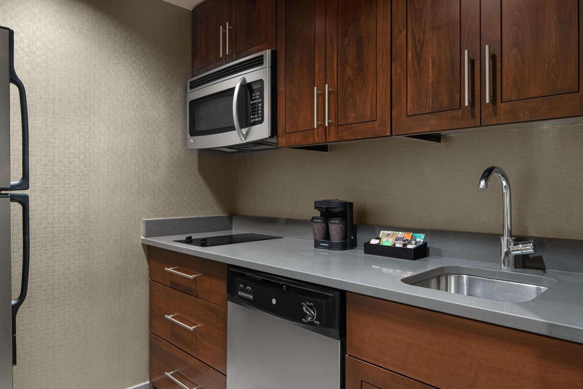 Homewood Suites Springfield photo 4
