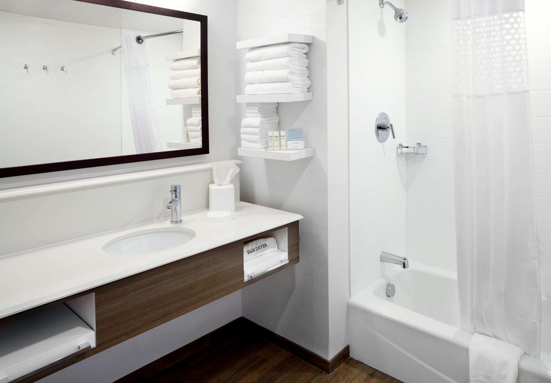 Hampton Inn & Suites Pittsburgh Airport South/Settlers Ridge photo 25