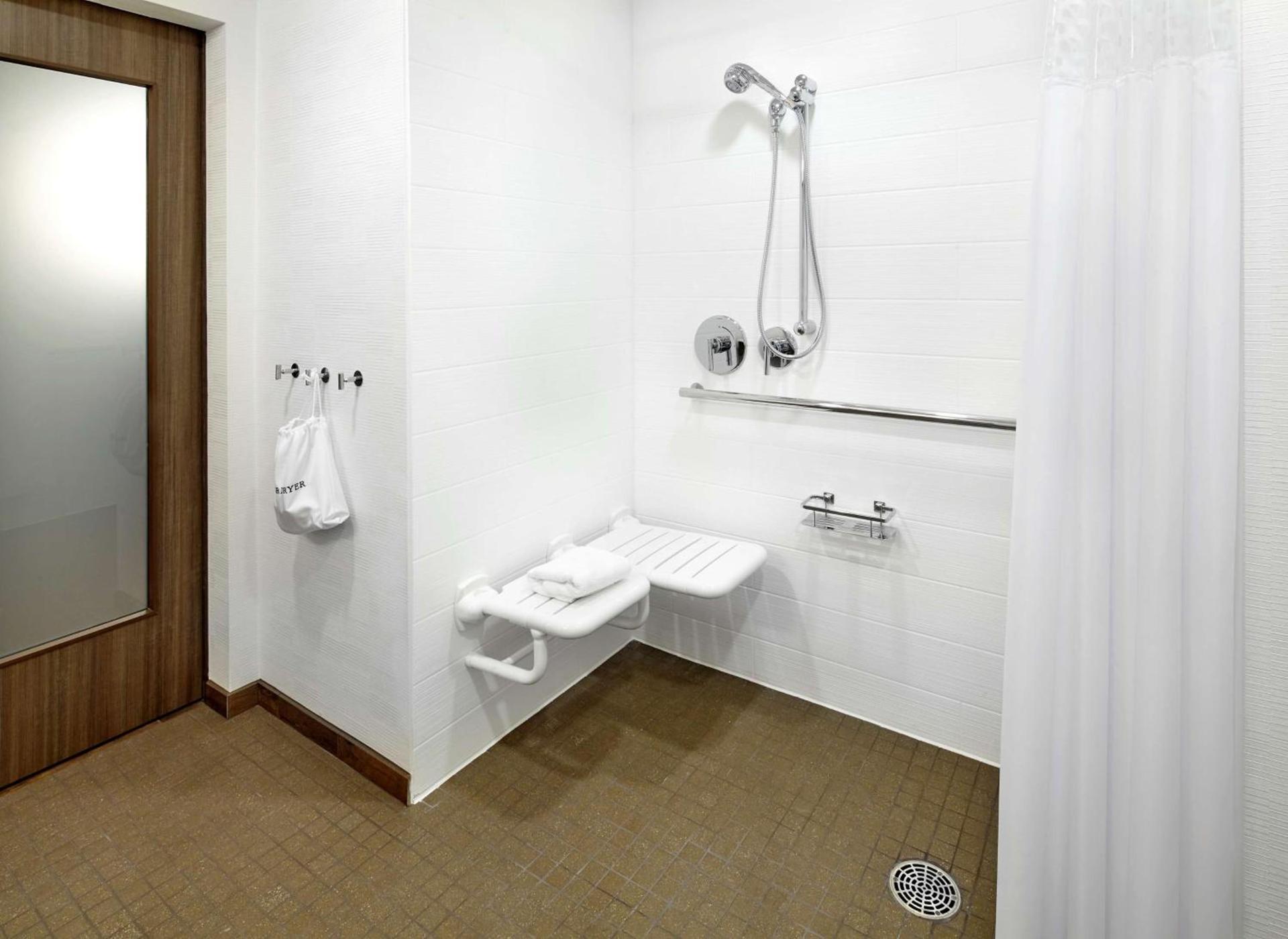 Hampton Inn & Suites Pittsburgh Airport South/Settlers Ridge photo 13
