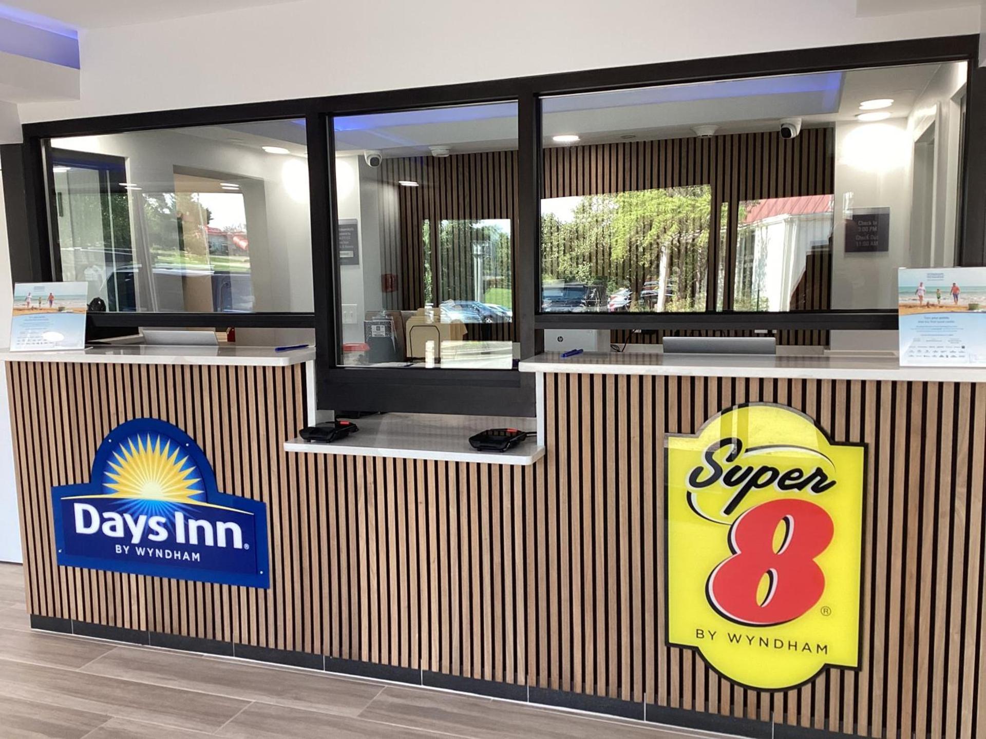 Super 8 by Wyndham Baltimore Northwest photo 42