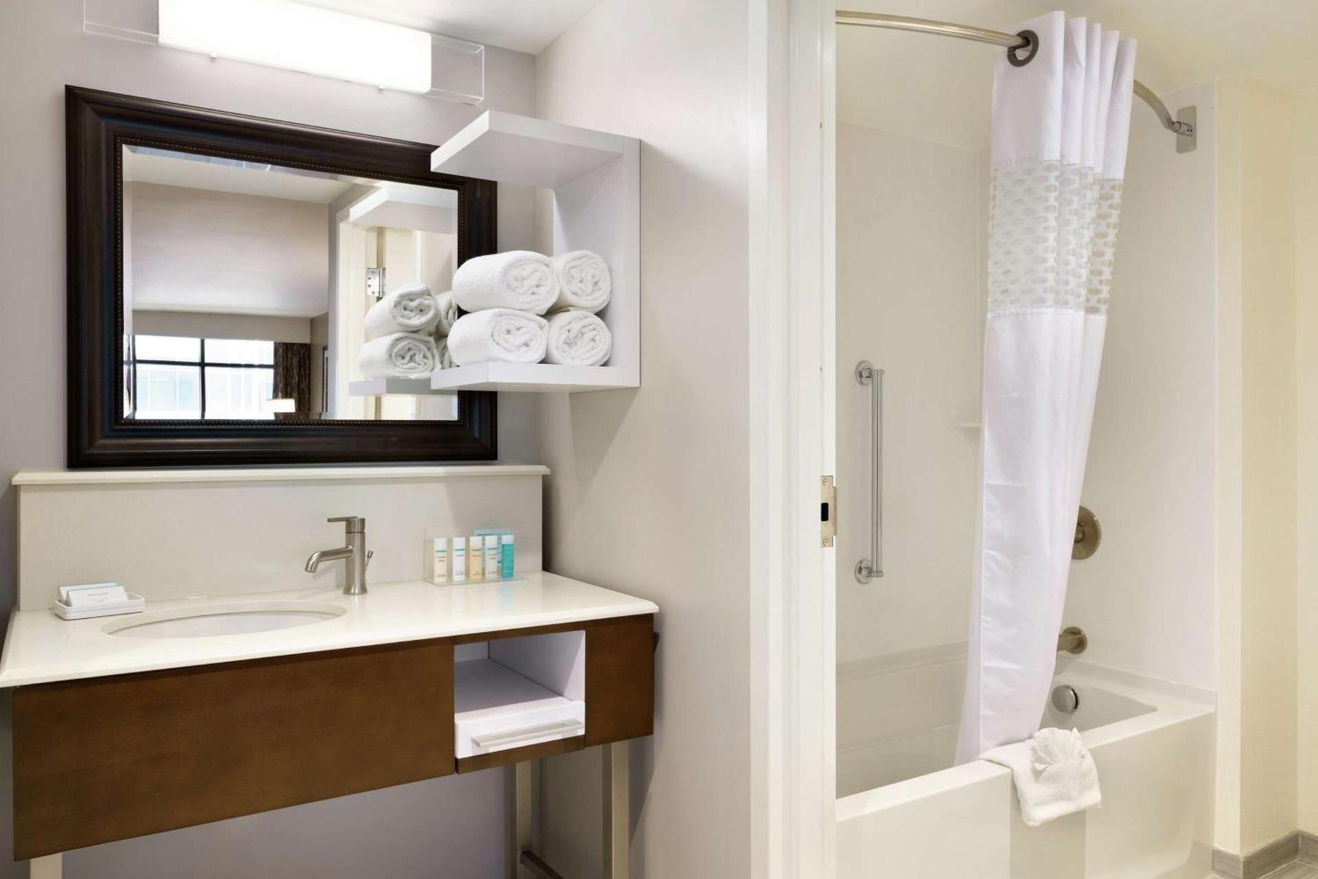 Hampton Inn & Suites Nashville-Downtown photo 16