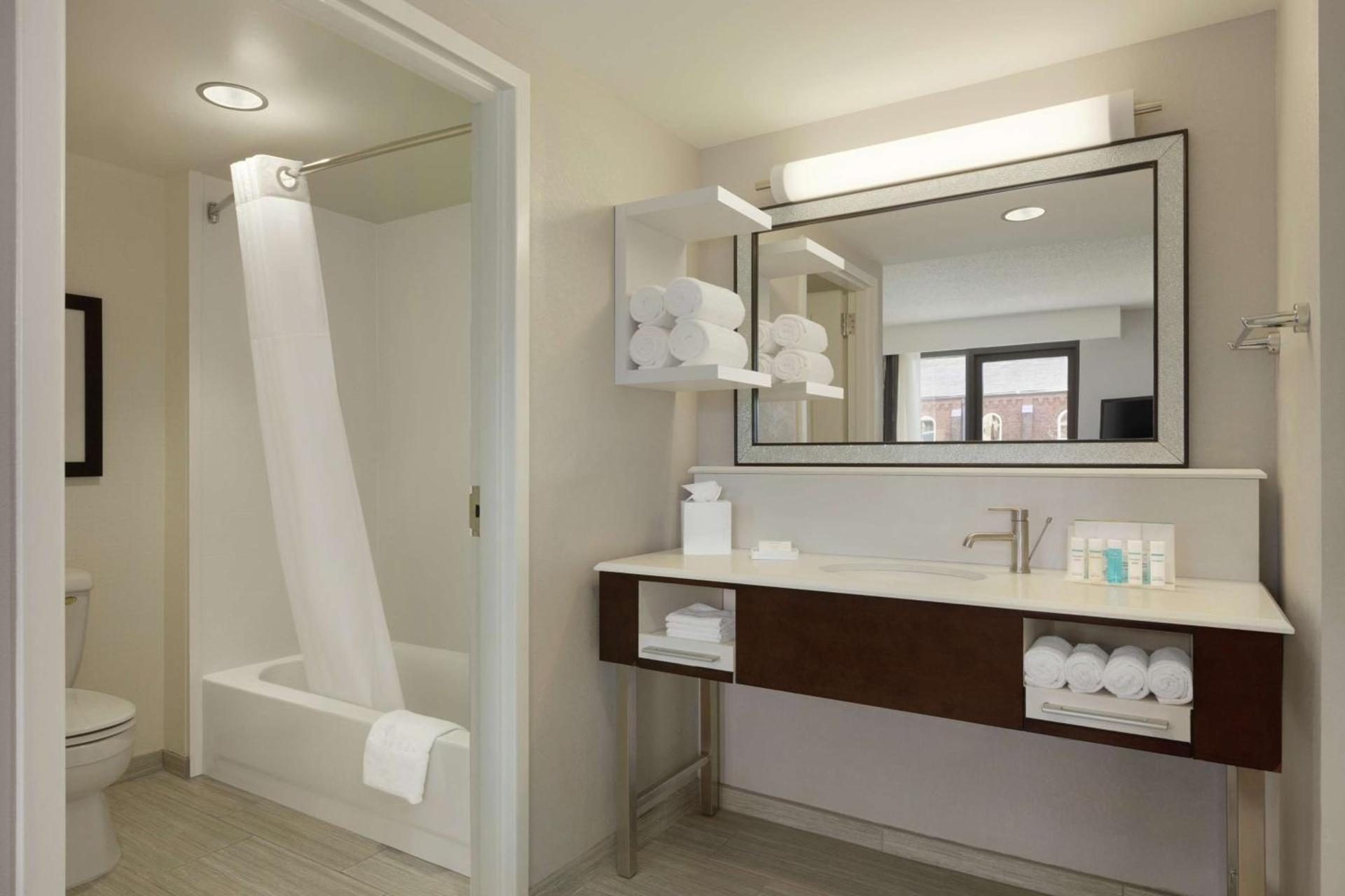Hampton Inn & Suites Nashville-Downtown photo 24