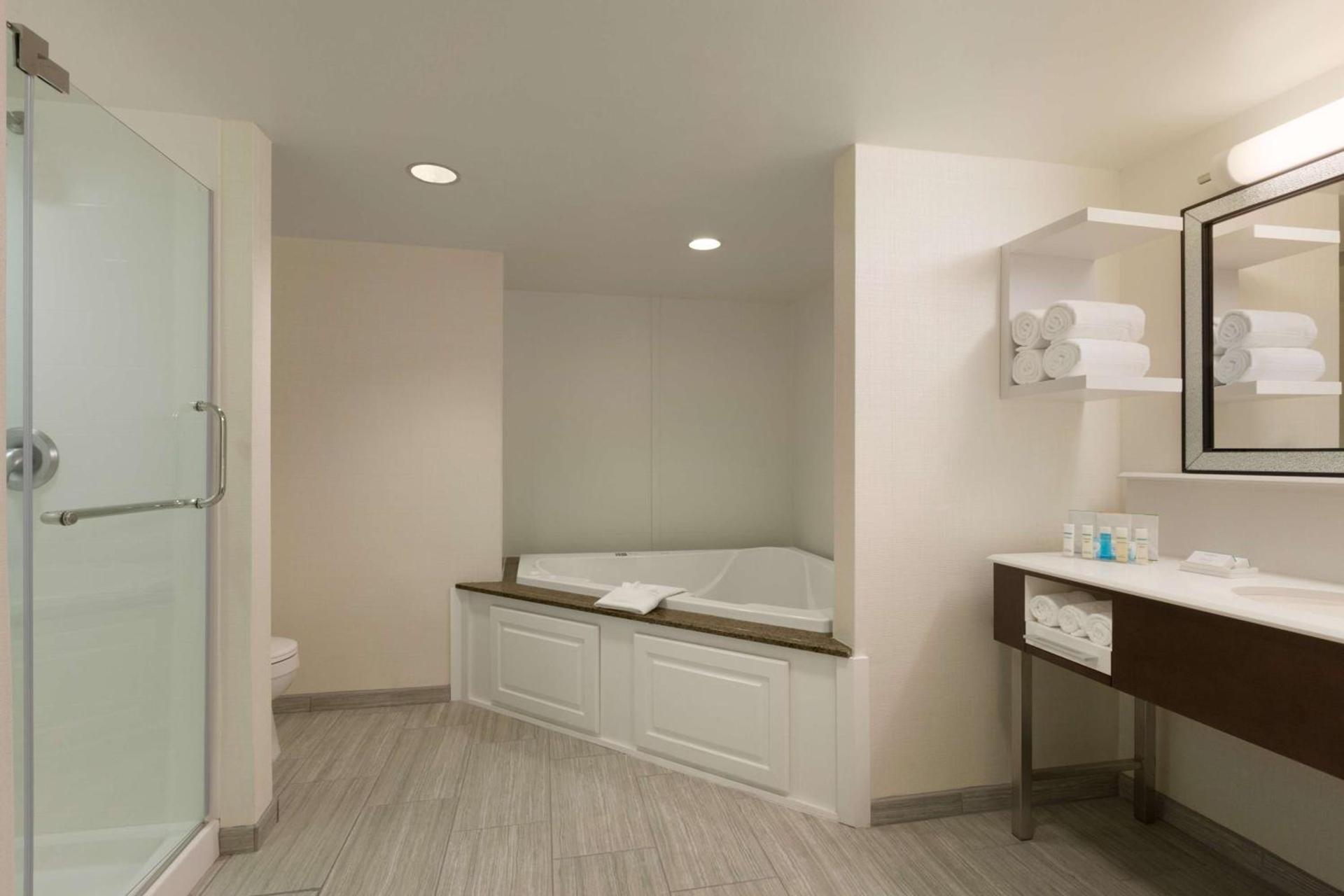 Hampton Inn & Suites Nashville-Downtown photo 42