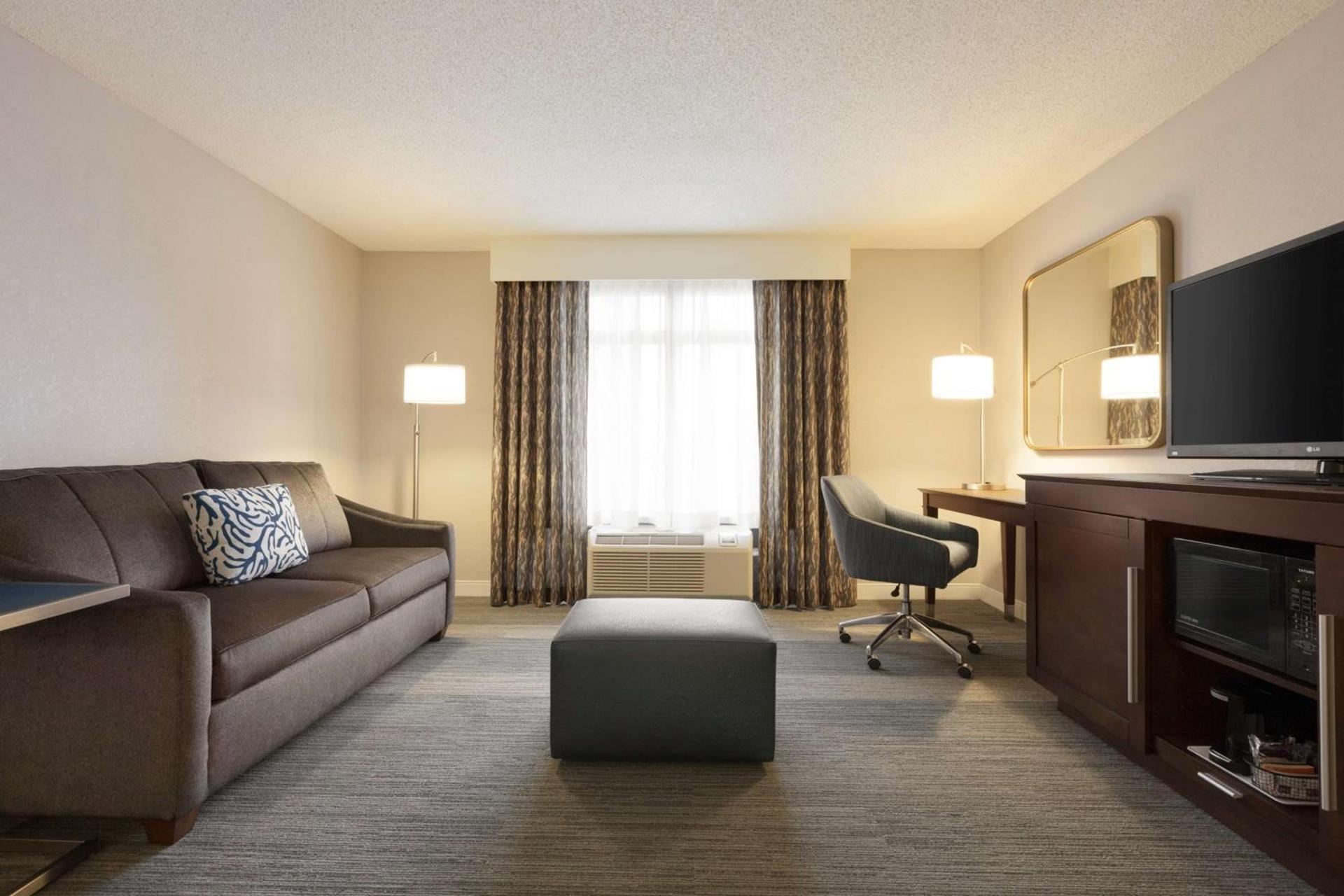 Hampton Inn & Suites Nashville-Downtown photo 41