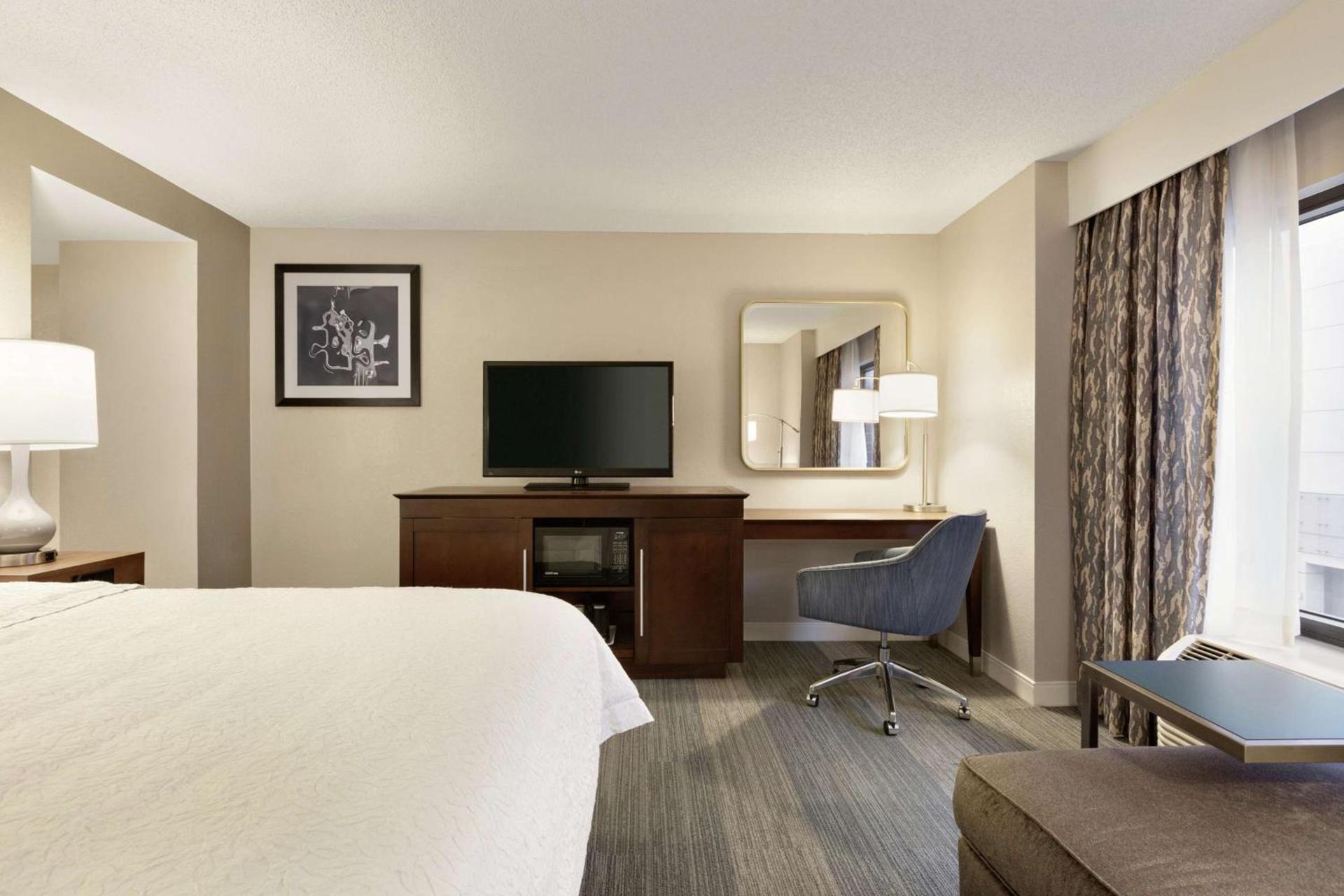 Hampton Inn & Suites Nashville-Downtown photo 60