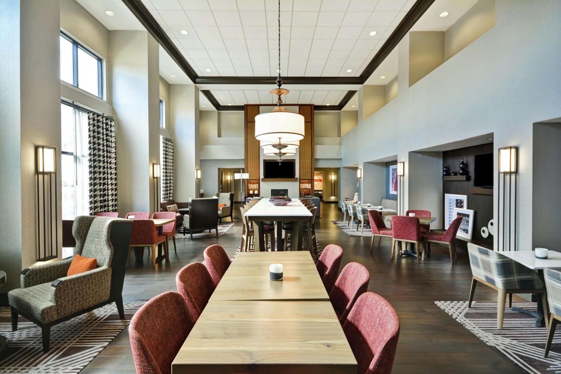 Hampton Inn & Suites Columbus-Easton Area photo 8