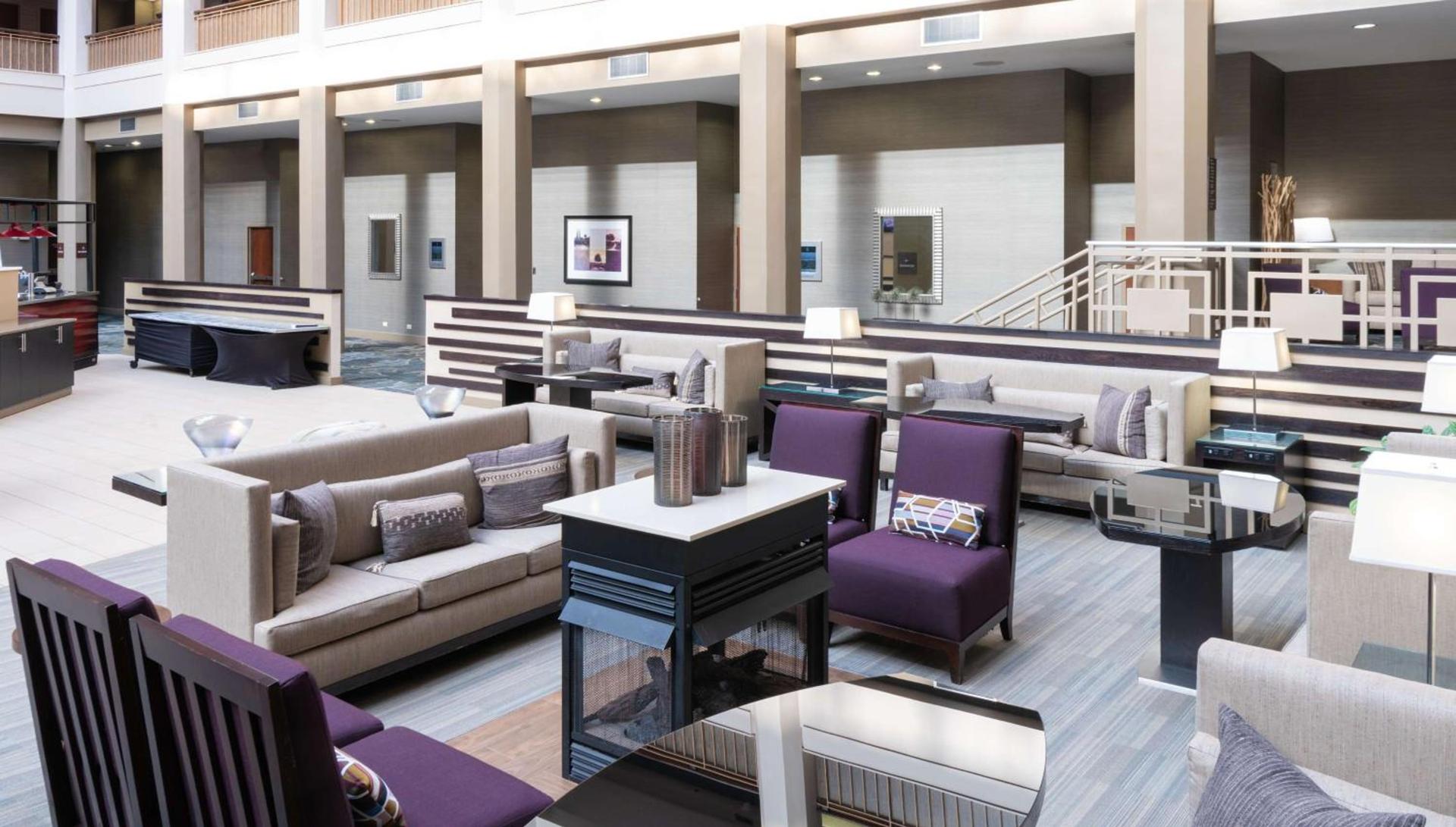 Embassy Suites by Hilton Chicago North Shore Deerfield photo 6