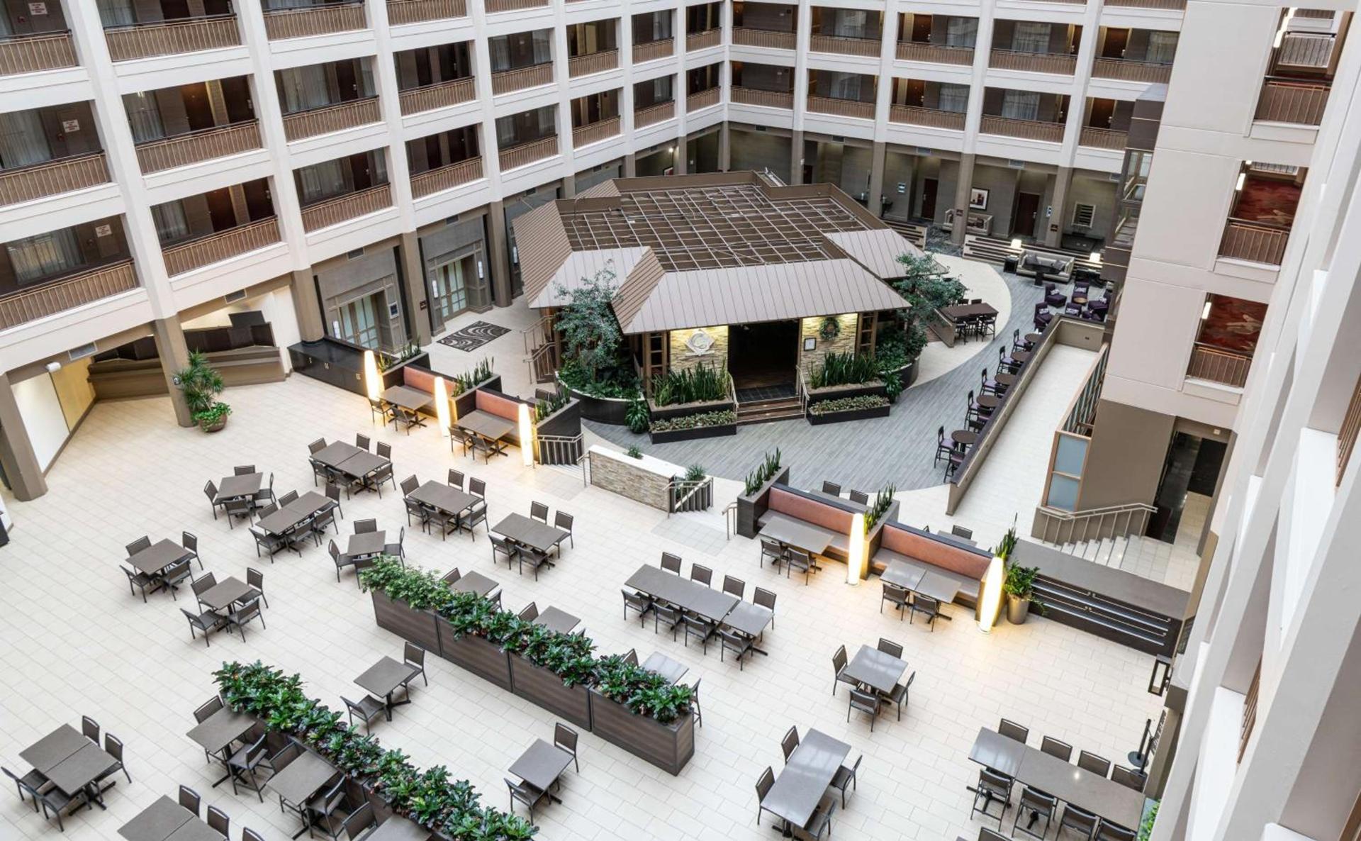 Embassy Suites by Hilton Chicago North Shore Deerfield photo 12