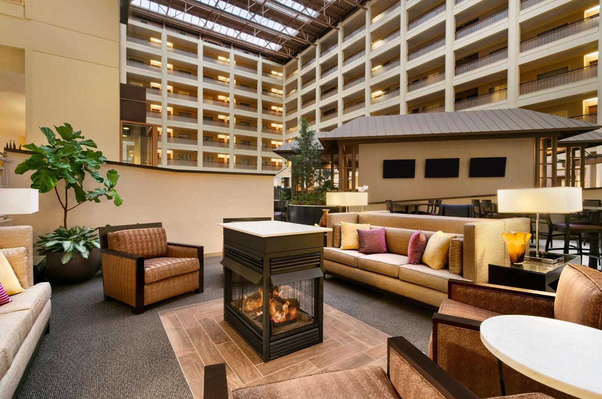 Embassy Suites by Hilton Chicago North Shore Deerfield photo 5