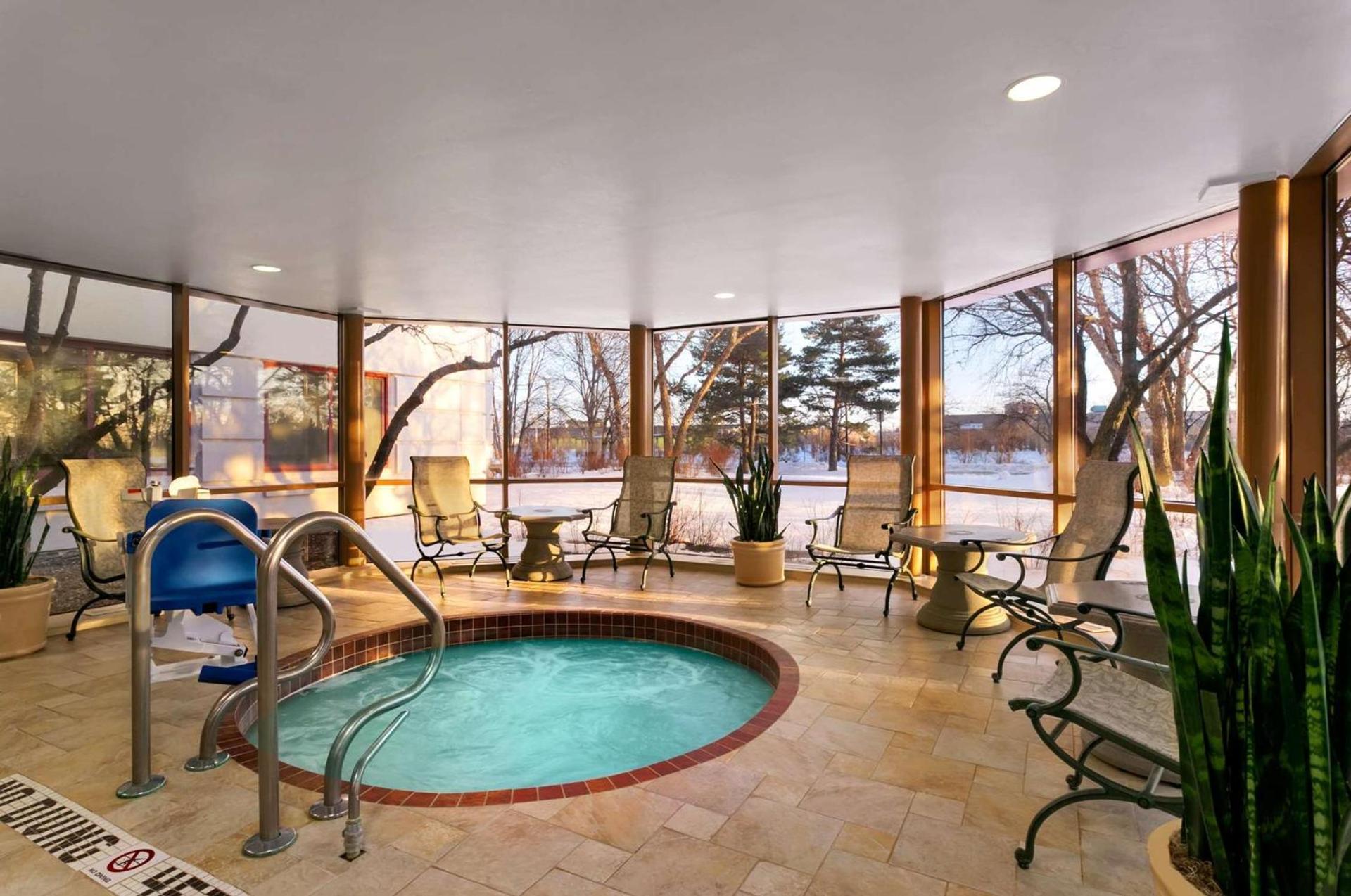 Embassy Suites by Hilton Chicago North Shore Deerfield photo 47