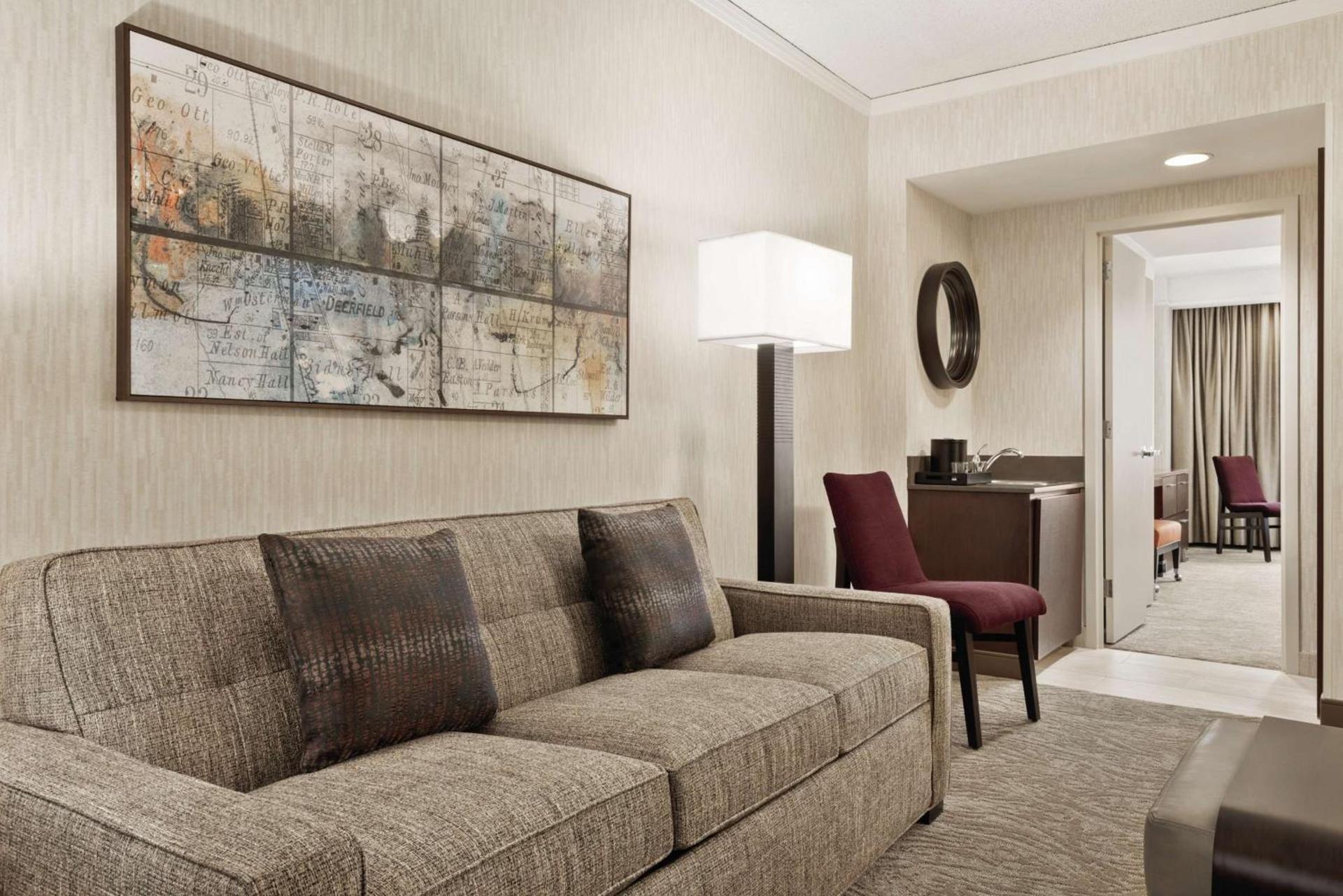 Embassy Suites by Hilton Chicago North Shore Deerfield photo 19