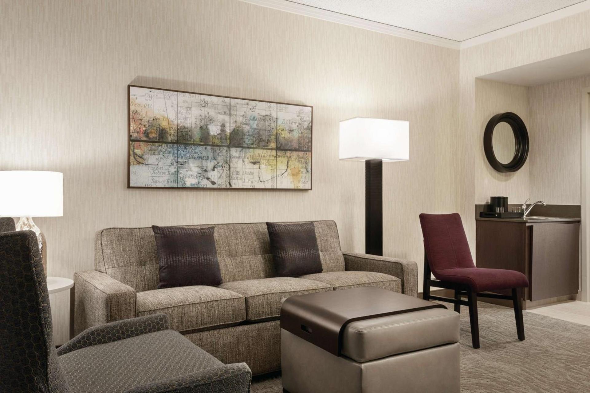 Embassy Suites by Hilton Chicago North Shore Deerfield photo 13