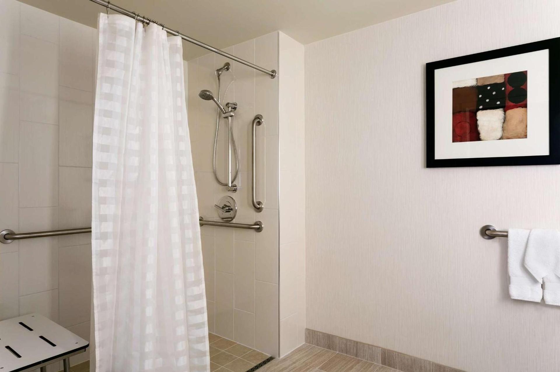 Embassy Suites by Hilton Chicago North Shore Deerfield photo 31
