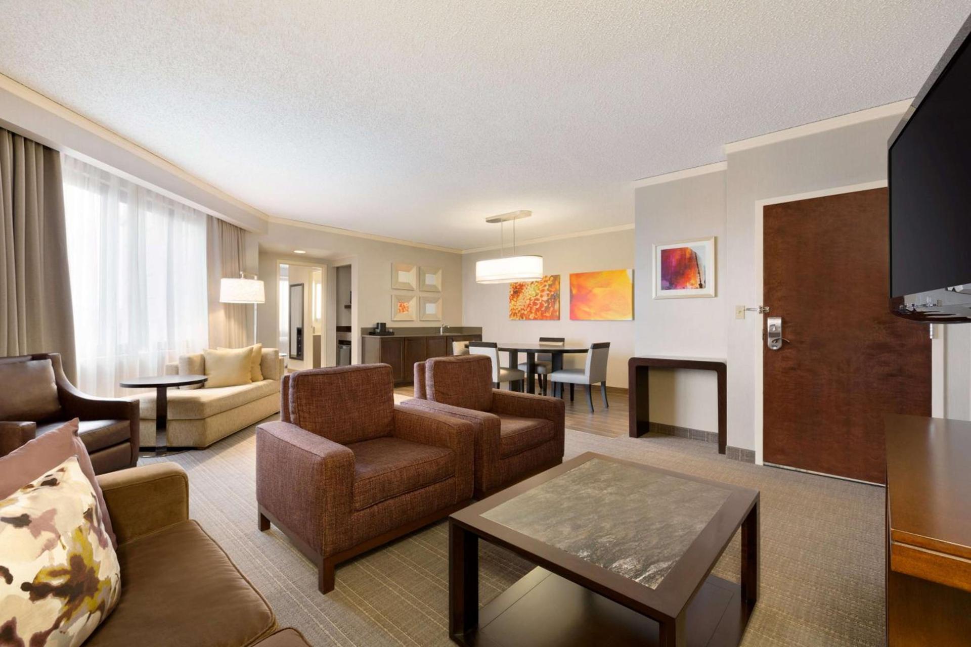 Embassy Suites by Hilton Chicago North Shore Deerfield photo 18