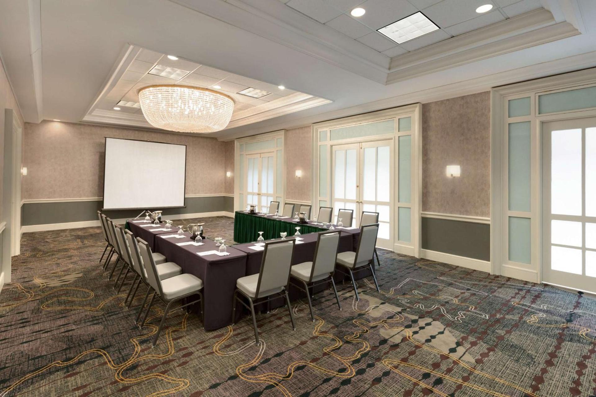 Embassy Suites by Hilton Chicago North Shore Deerfield photo 53