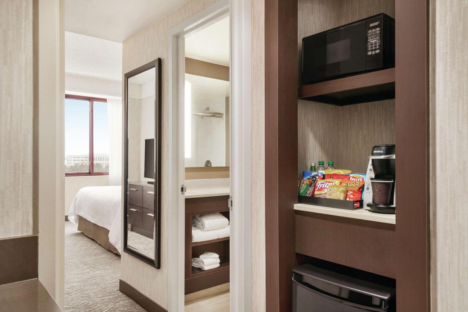 Embassy Suites by Hilton Chicago North Shore Deerfield photo 17
