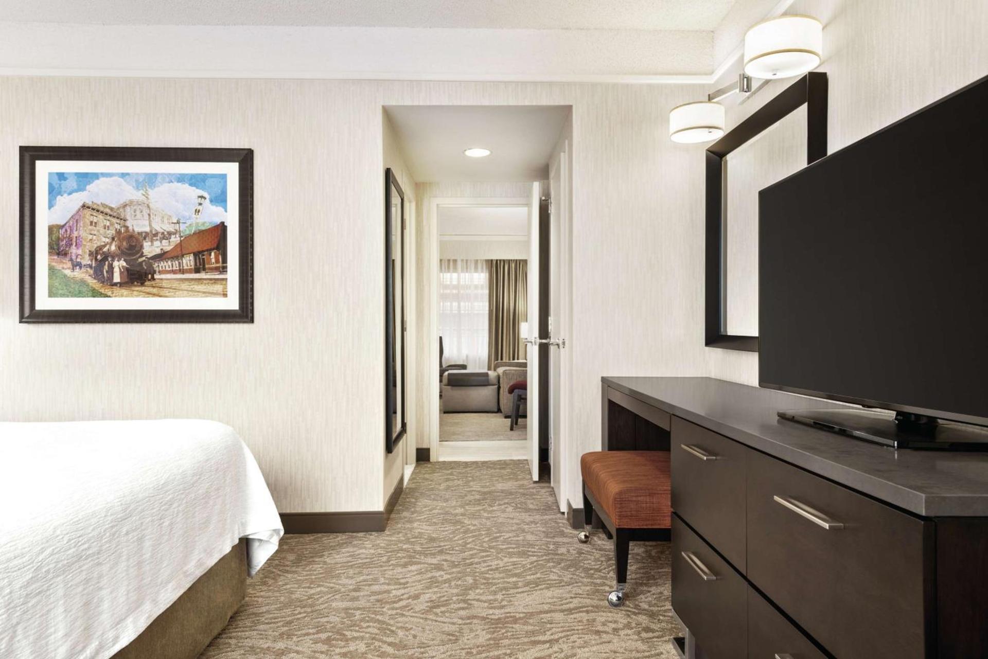 Embassy Suites by Hilton Chicago North Shore Deerfield photo 23