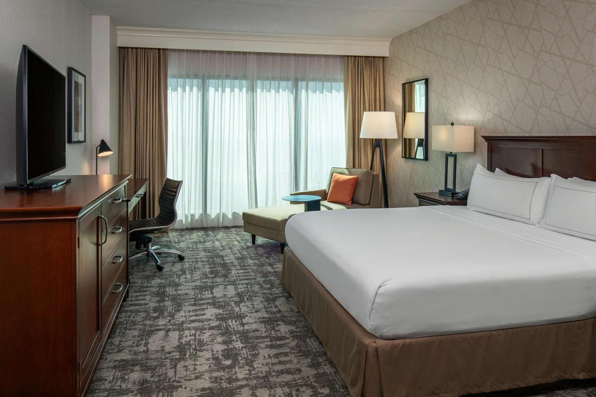 Hilton Greenville photo 30