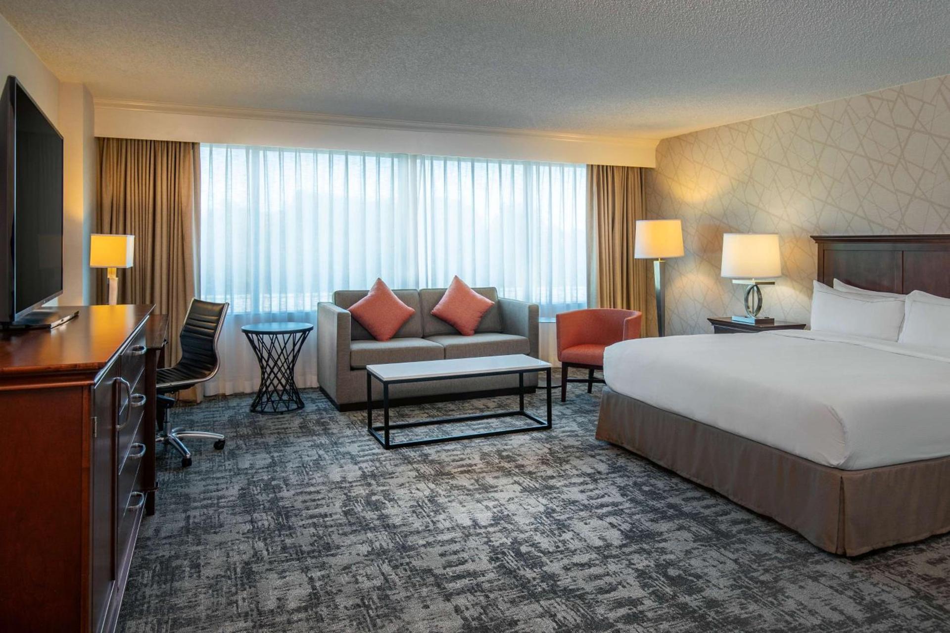 Hilton Greenville photo 31
