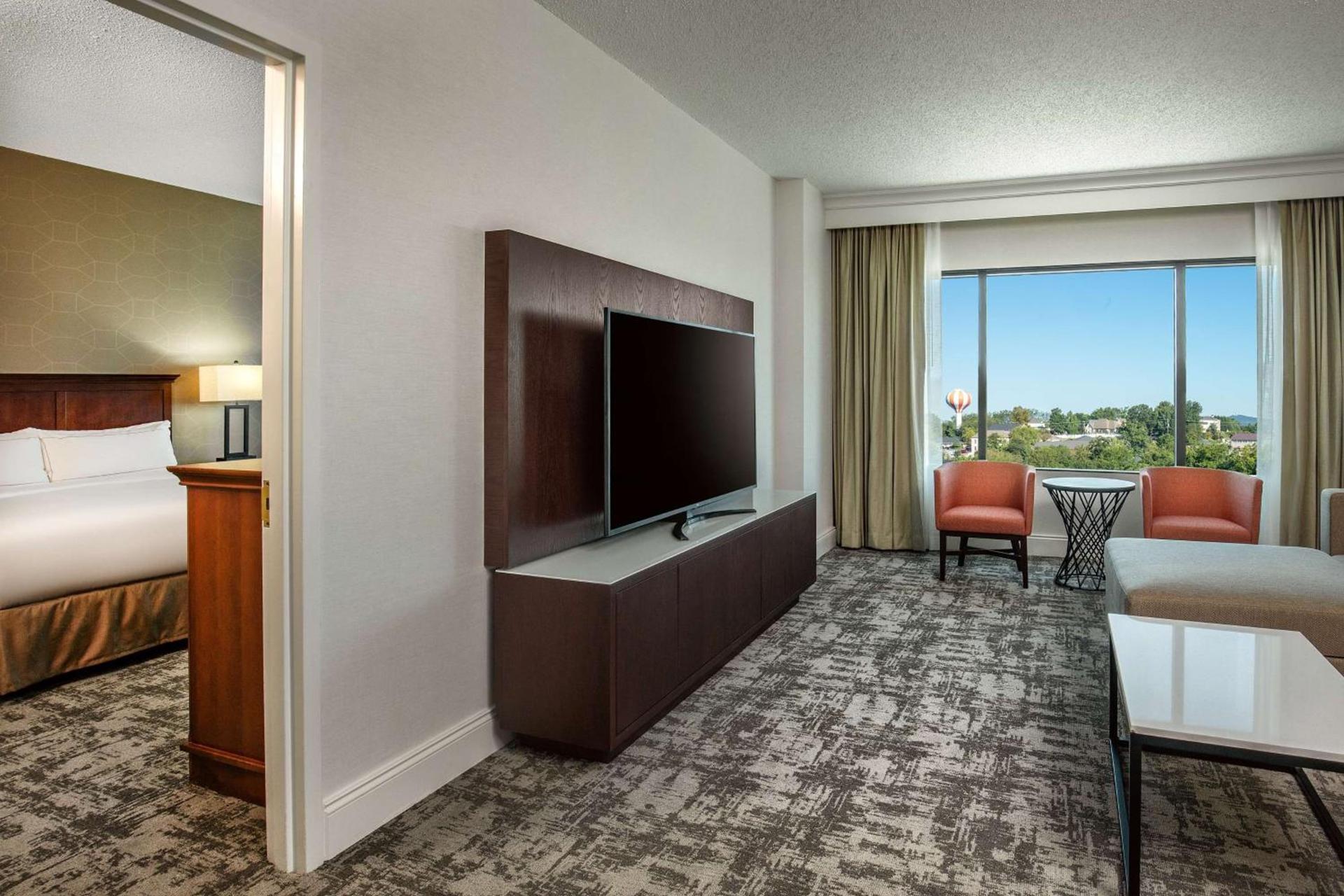 Hilton Greenville photo 32