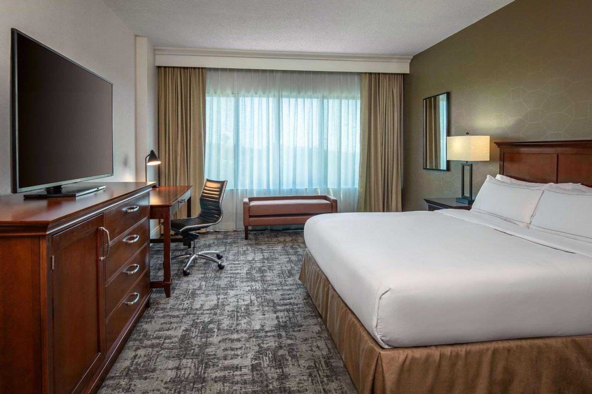 Hilton Greenville photo 33