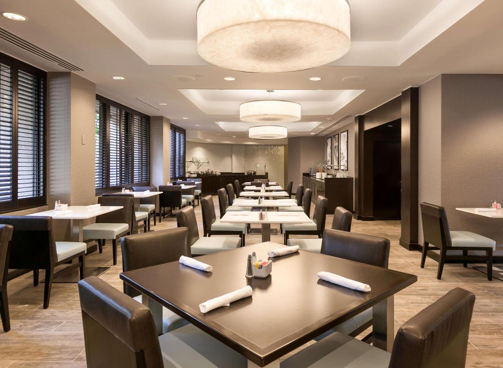 DoubleTree by Hilton Hotel & Suites Houston by the Galleria photo 10