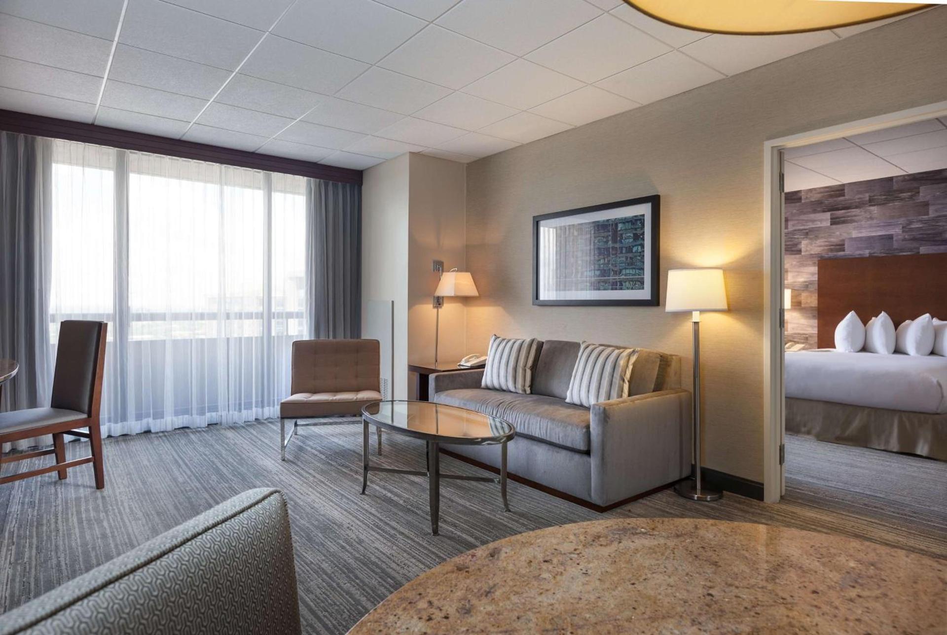 DoubleTree by Hilton Hotel & Suites Houston by the Galleria photo 29