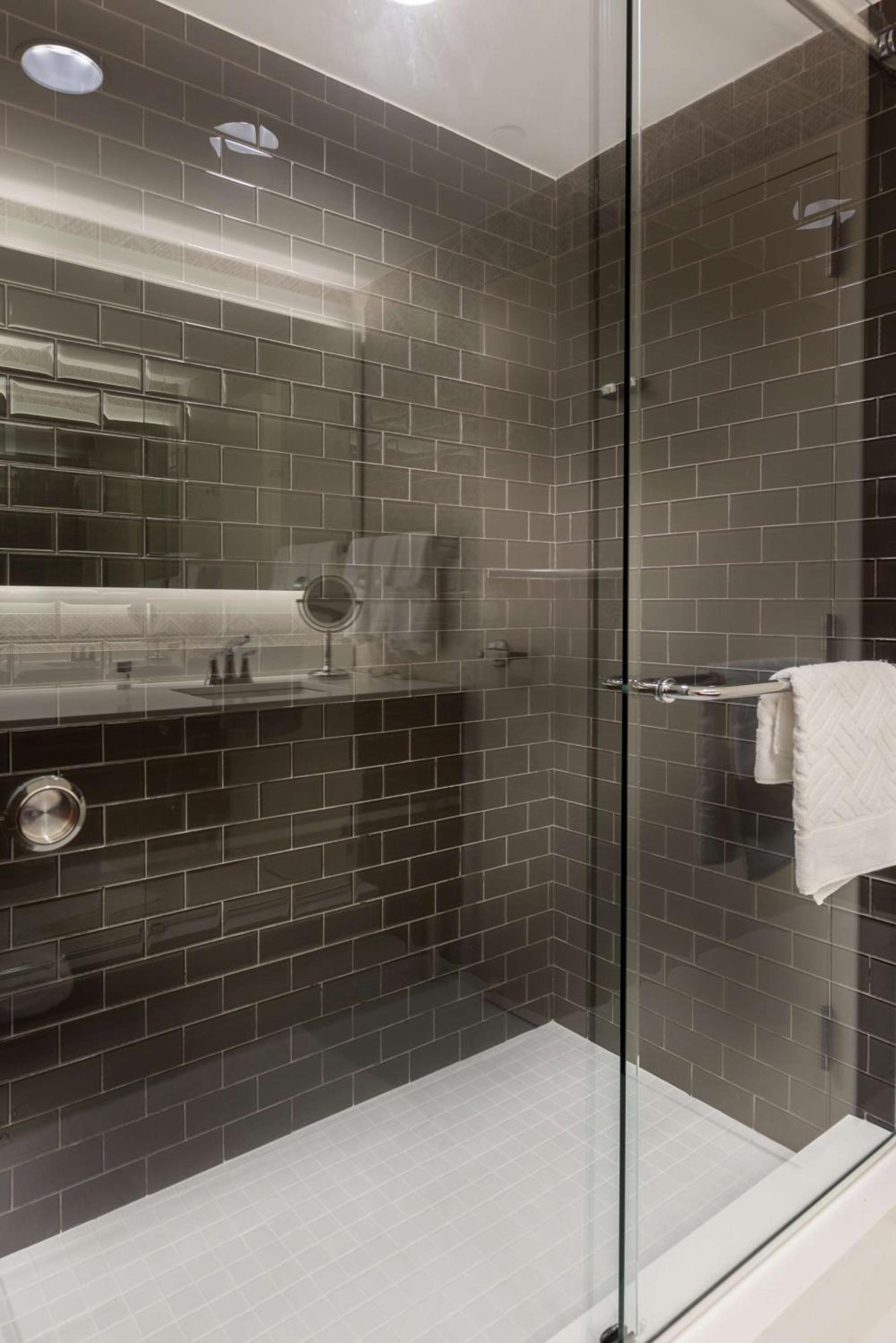 DoubleTree by Hilton Hotel & Suites Houston by the Galleria photo 32
