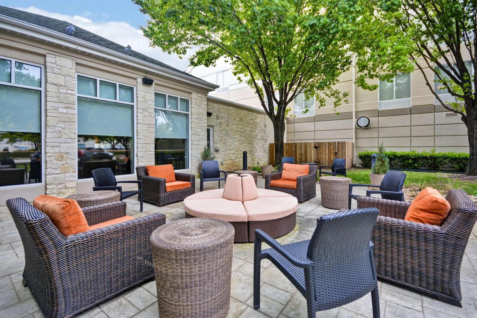 Hilton Garden Inn Austin Round Rock photo 2