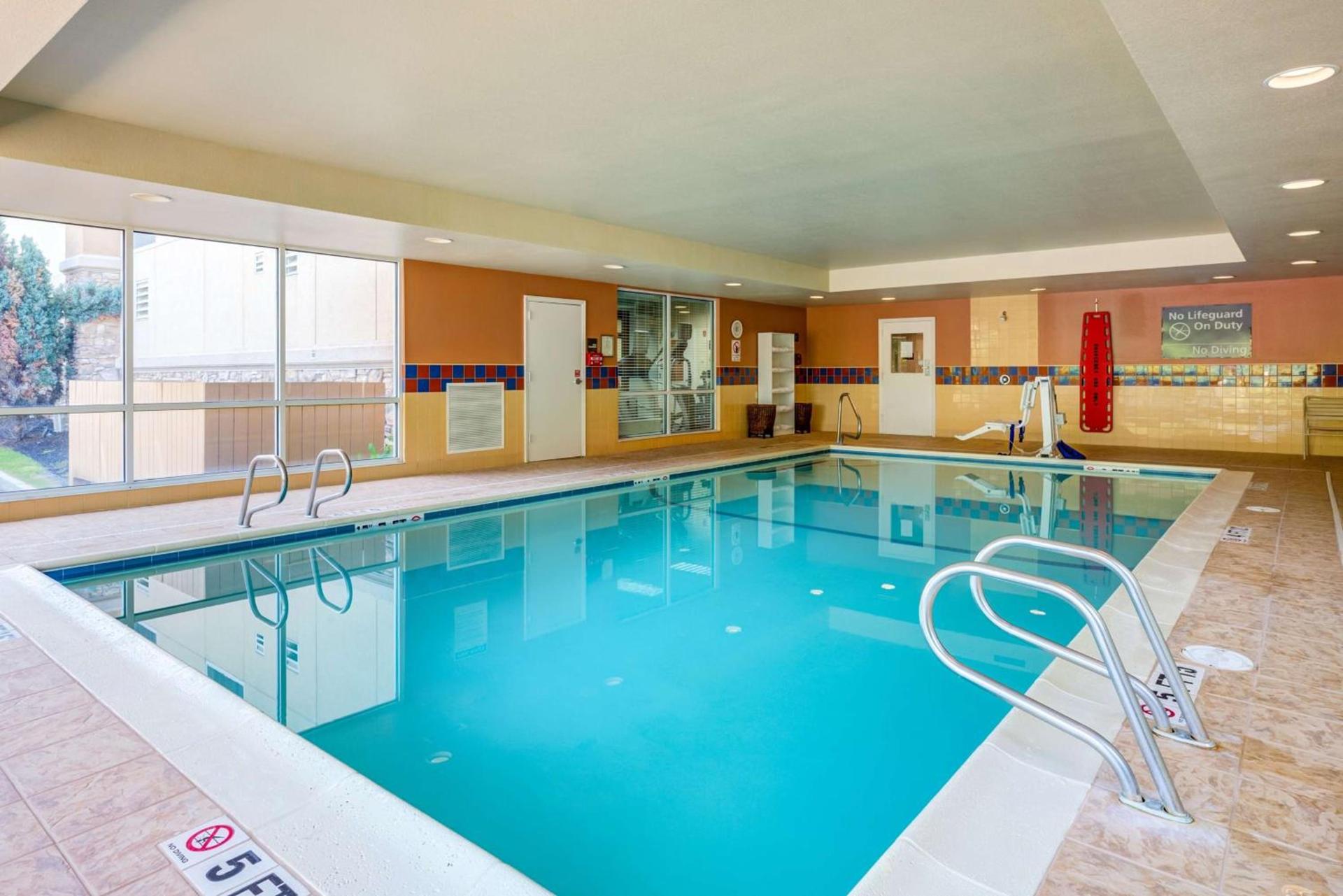 Hampton Inn & Suites Westford-Chelmsford photo 35