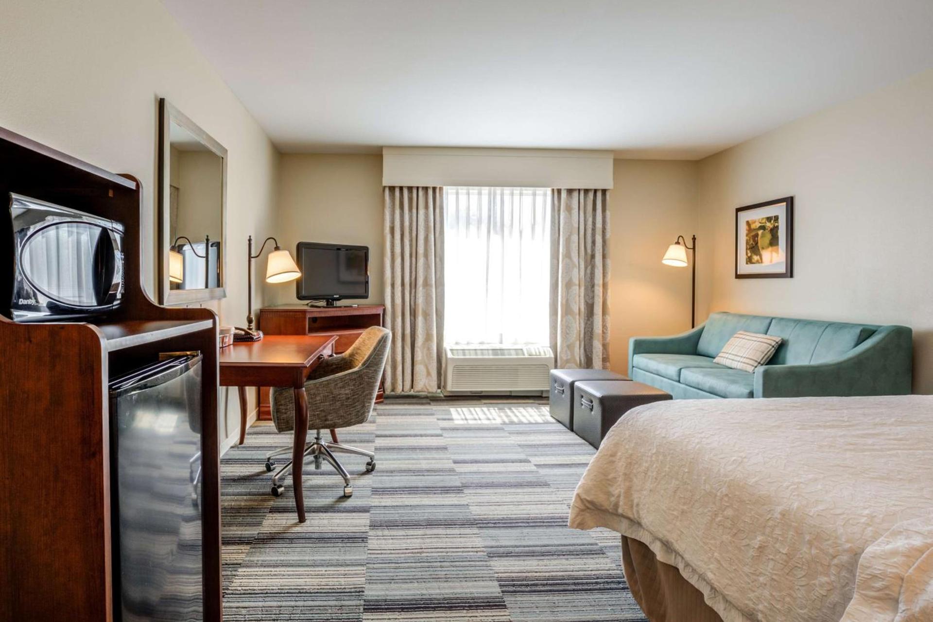 Hampton Inn & Suites Westford-Chelmsford photo 14
