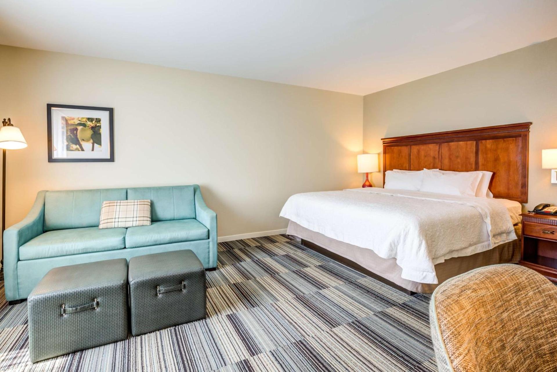 Hampton Inn & Suites Westford-Chelmsford photo 15