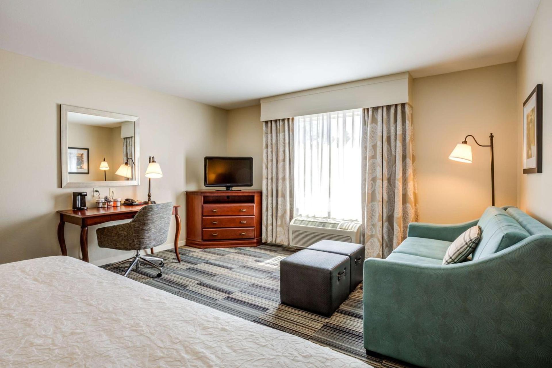 Hampton Inn & Suites Westford-Chelmsford photo 16