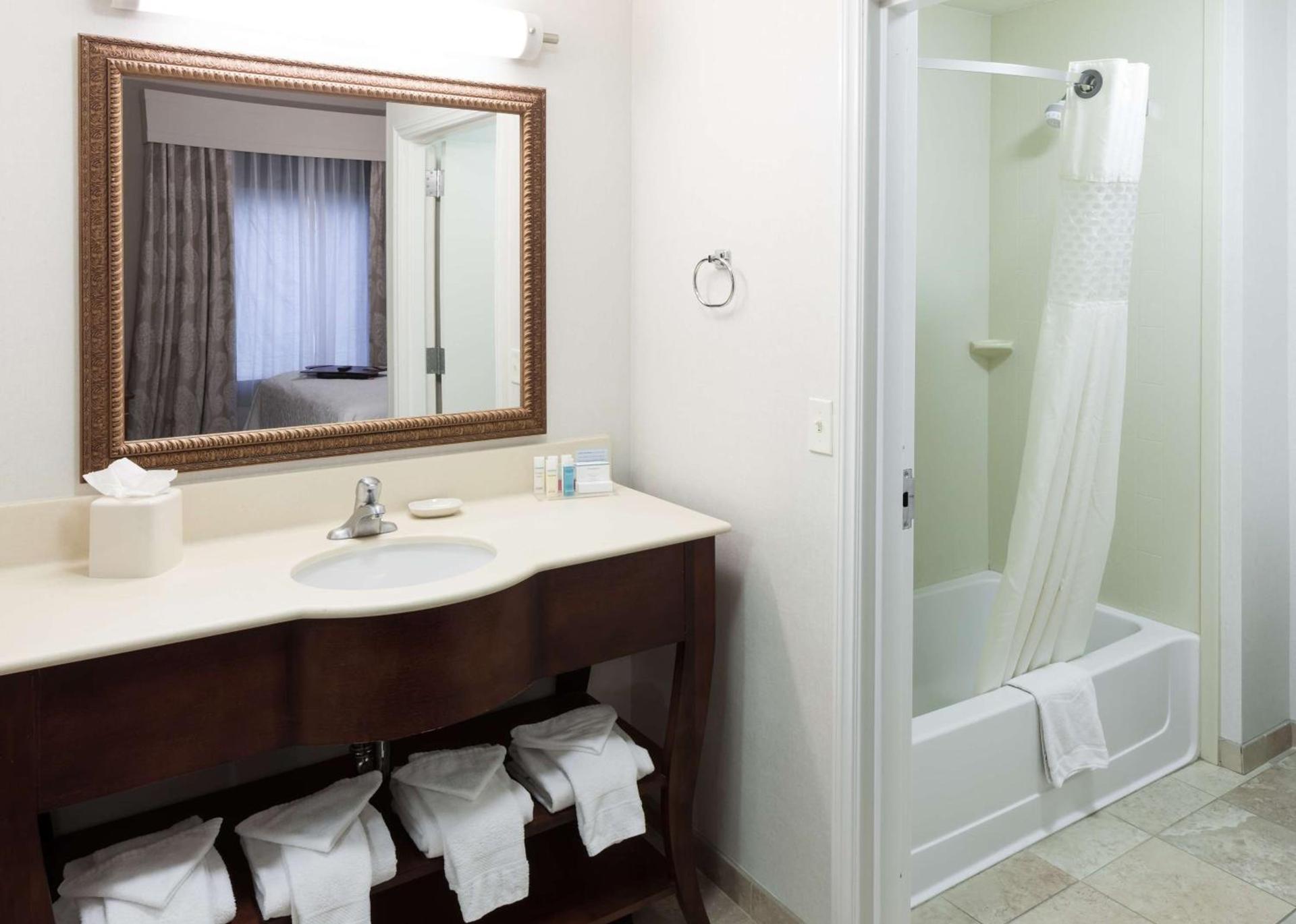 Hampton Inn & Suites Westford-Chelmsford photo 26
