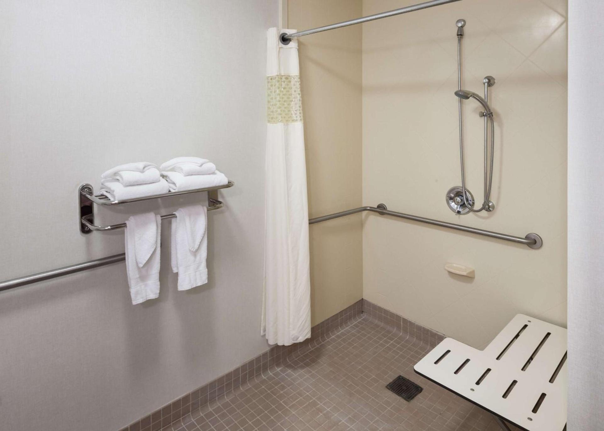 Hampton Inn & Suites Westford-Chelmsford photo 28