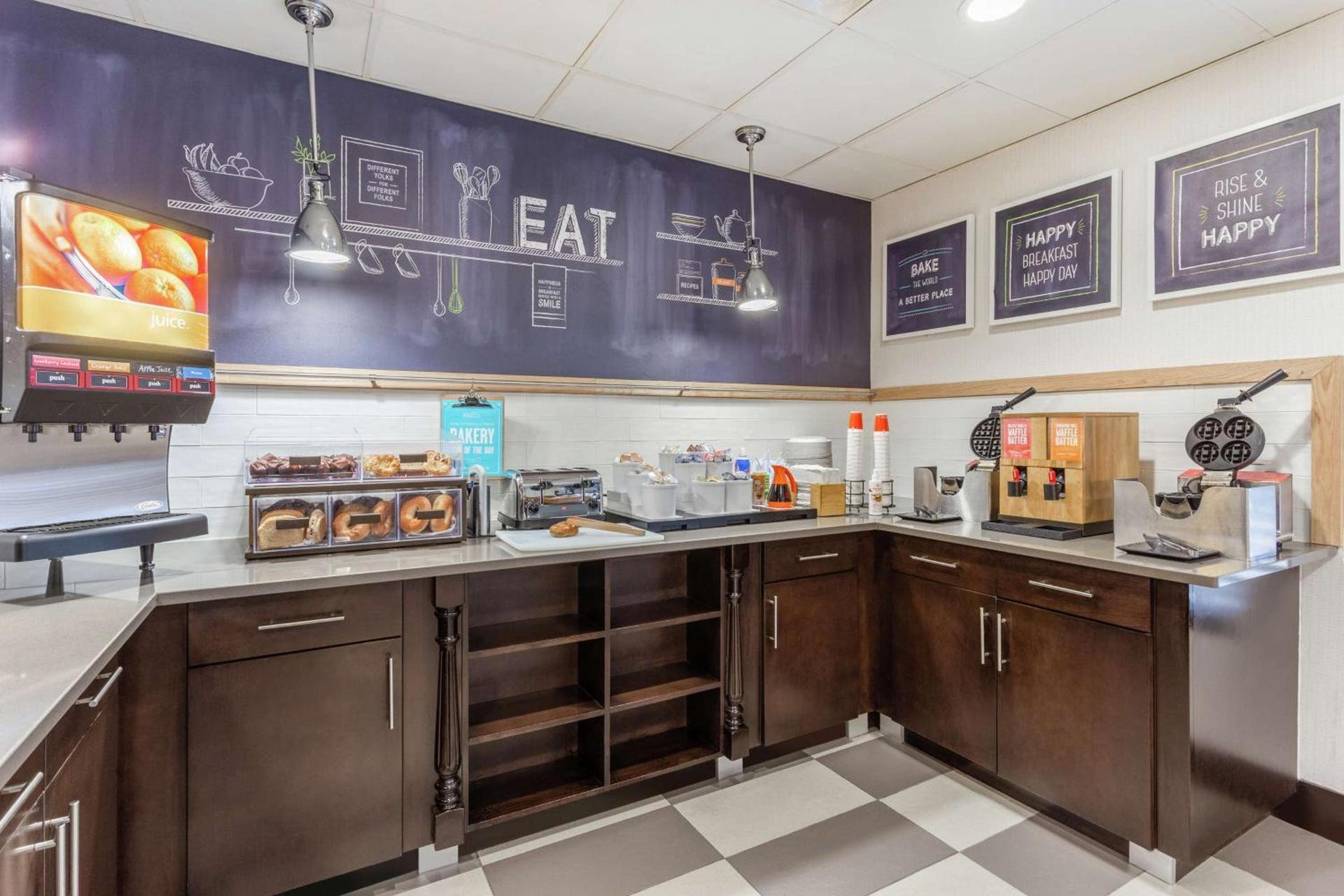 Hampton Inn Boston/Peabody photo 12