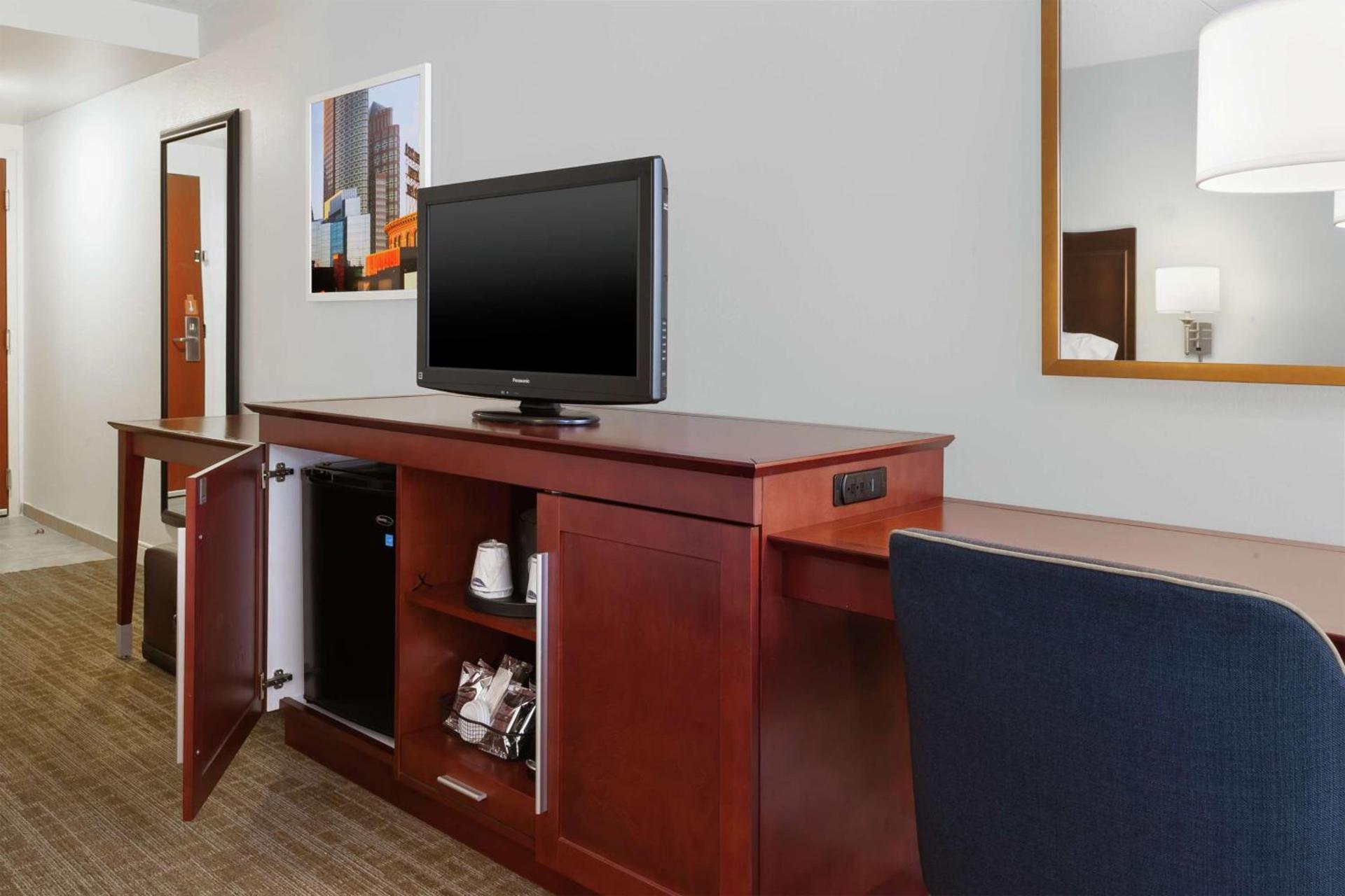 Hampton Inn Boston/Peabody photo 15