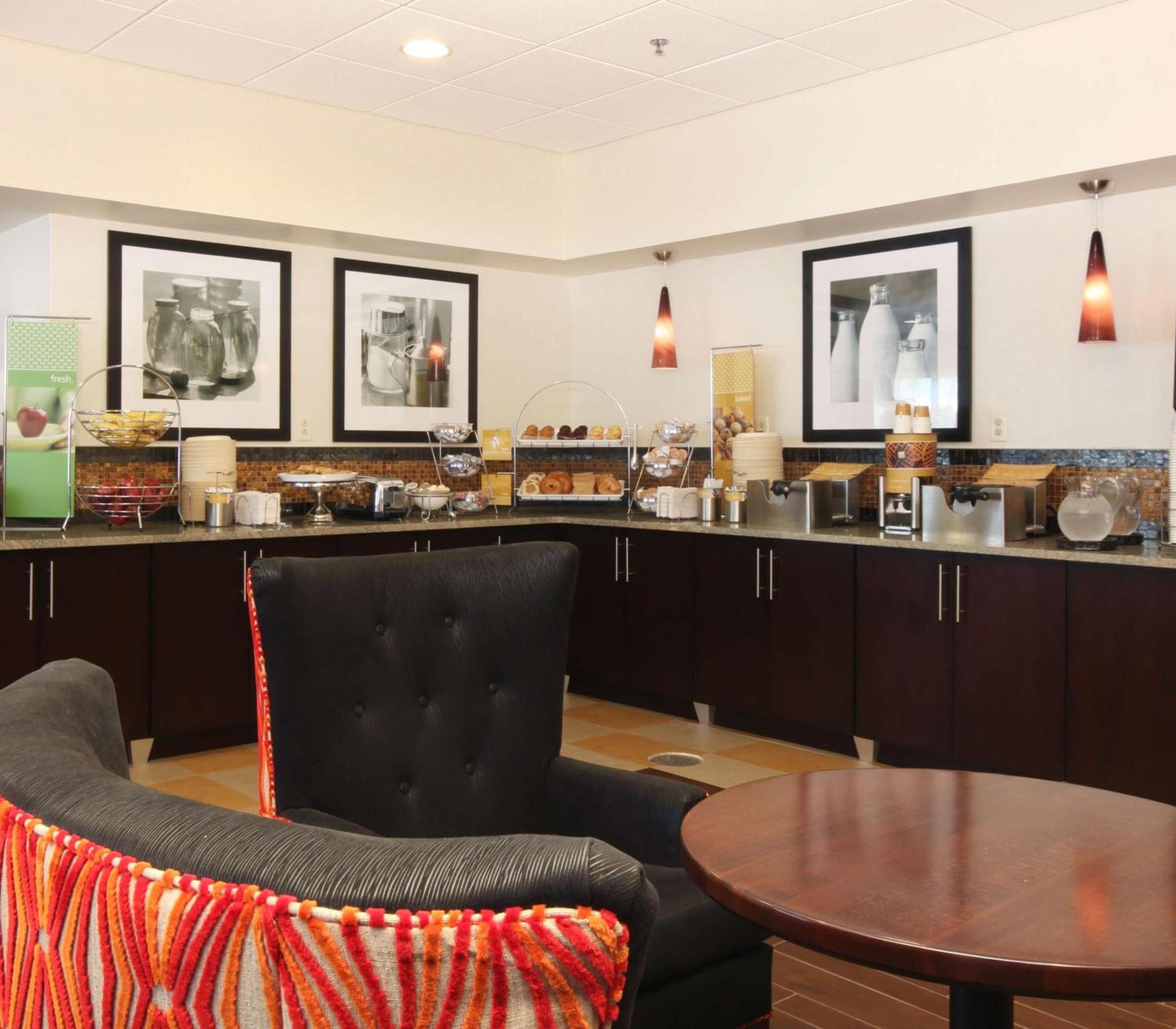 Hampton Inn Champaign/Urbana photo 9