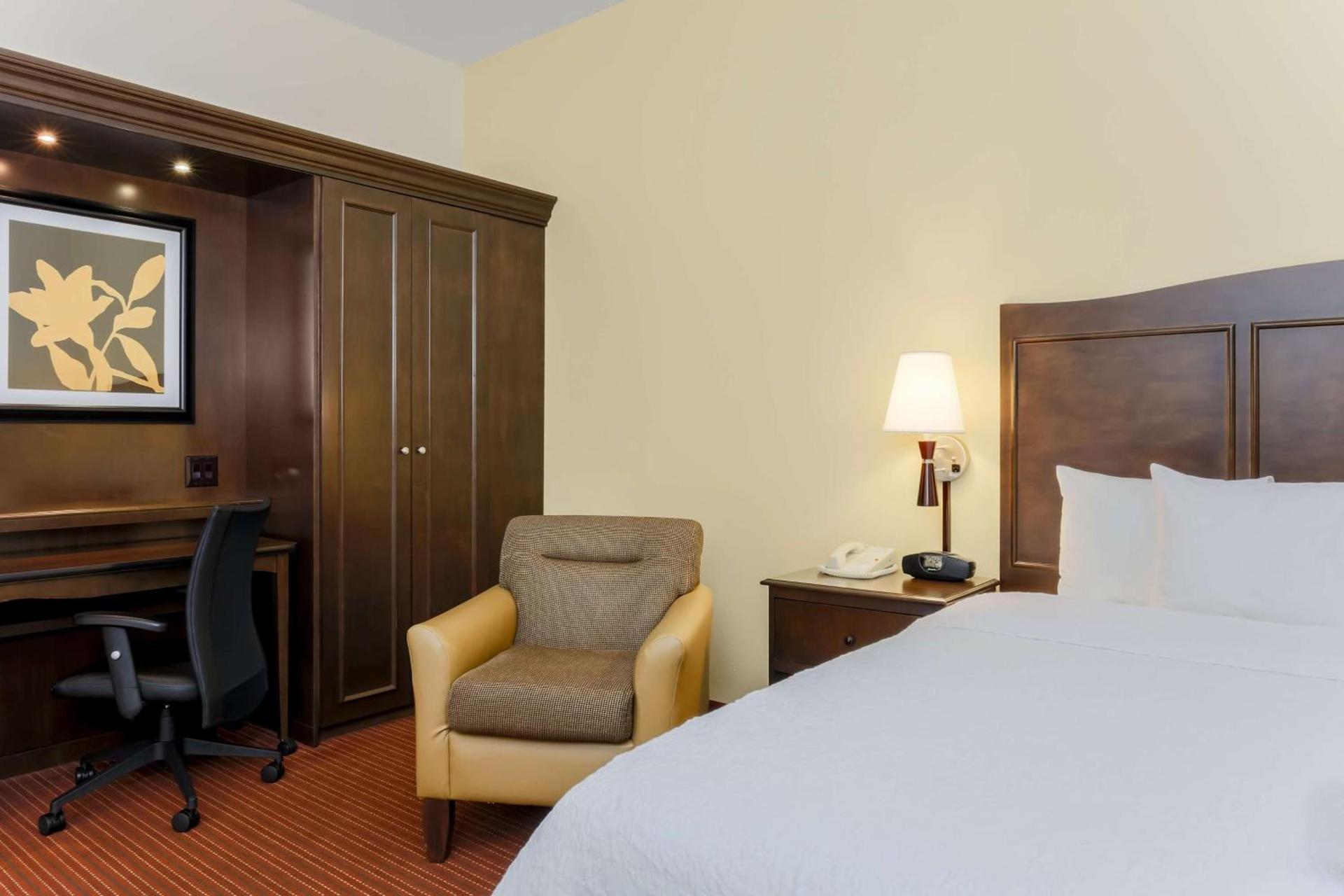Hampton Inn Champaign/Urbana photo 27