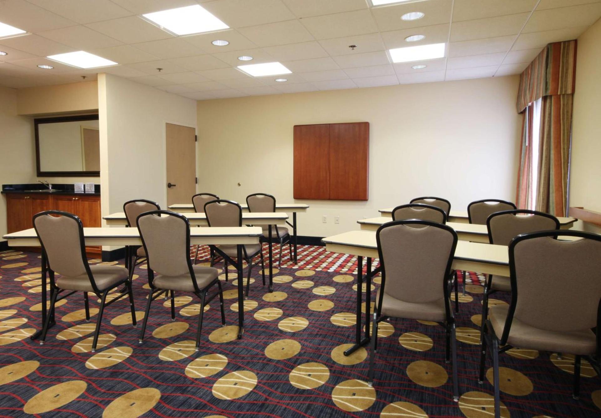 Hampton Inn Champaign/Urbana photo 40