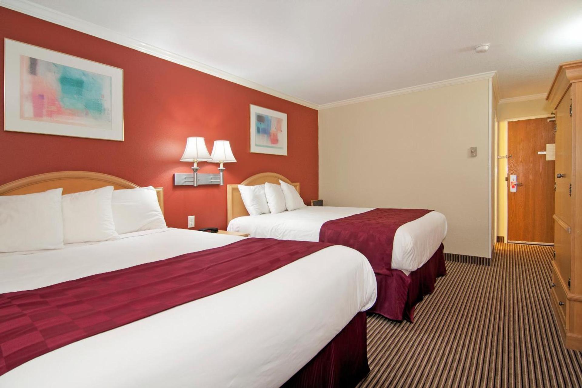Valley Inn Shakopee photo 22