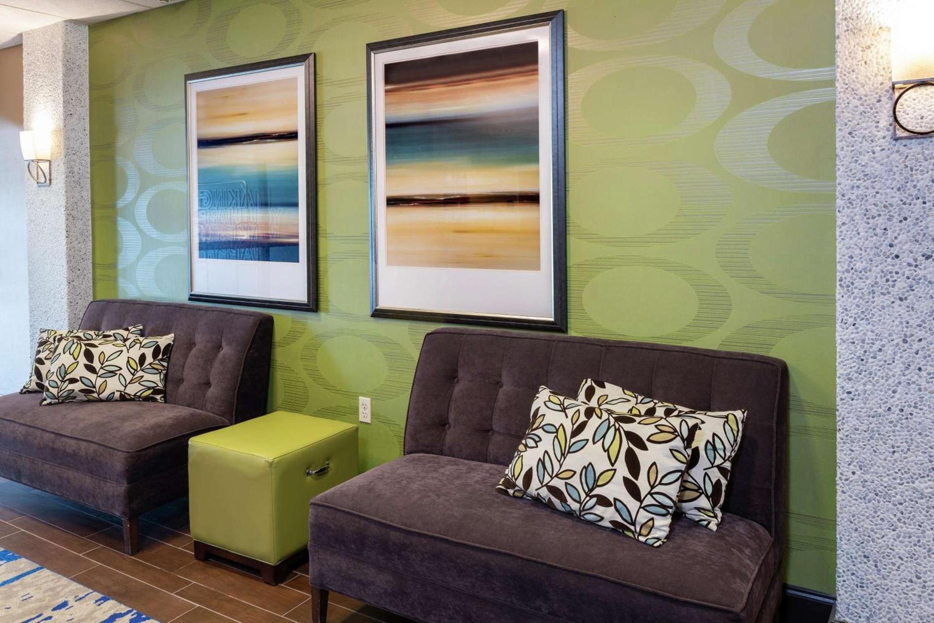 Hampton Inn East Lansing photo 3