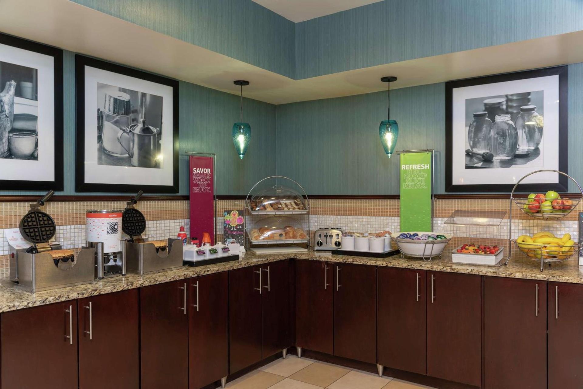 Hampton Inn East Lansing photo 9