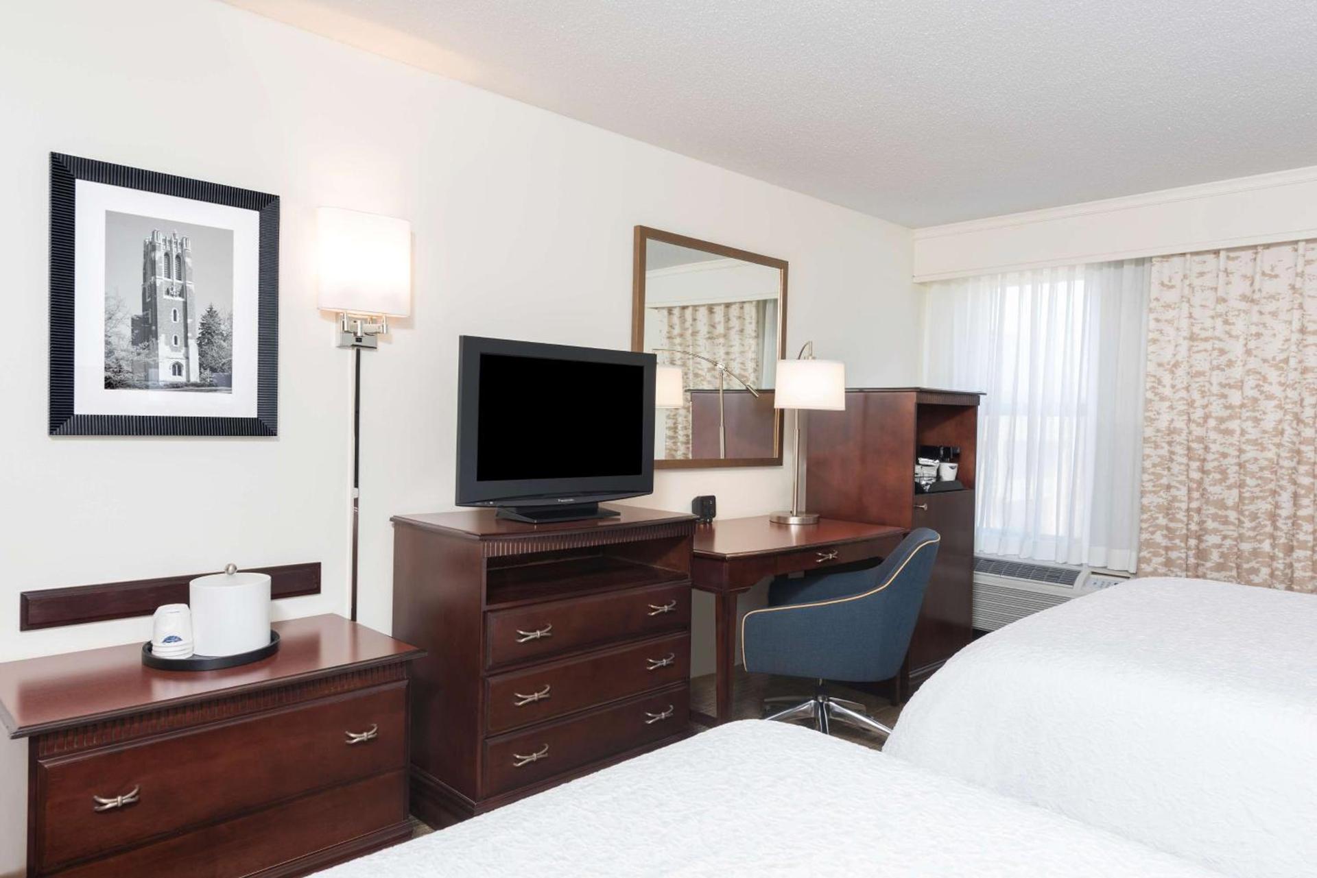 Hampton Inn East Lansing photo 28