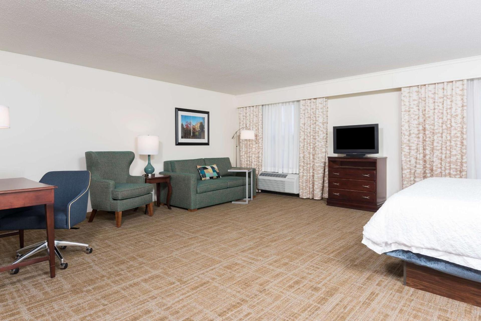 Hampton Inn East Lansing photo 29