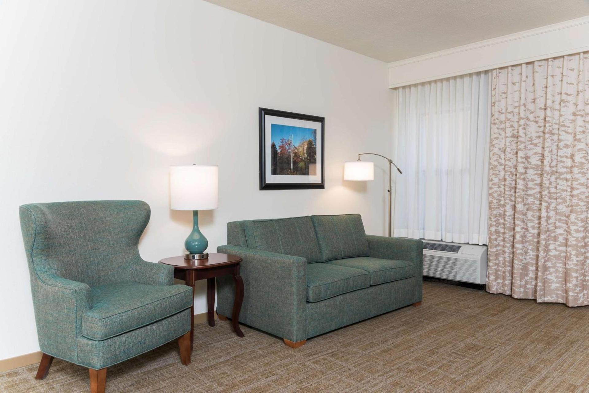 Hampton Inn East Lansing photo 32