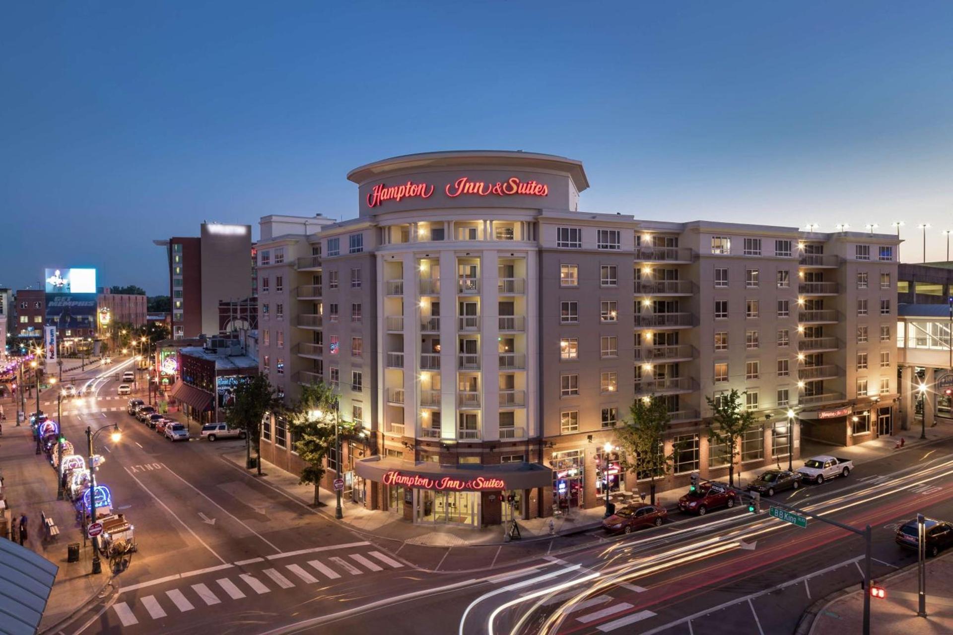 Hampton Inn & Suites Memphis-Beale Street photo 2