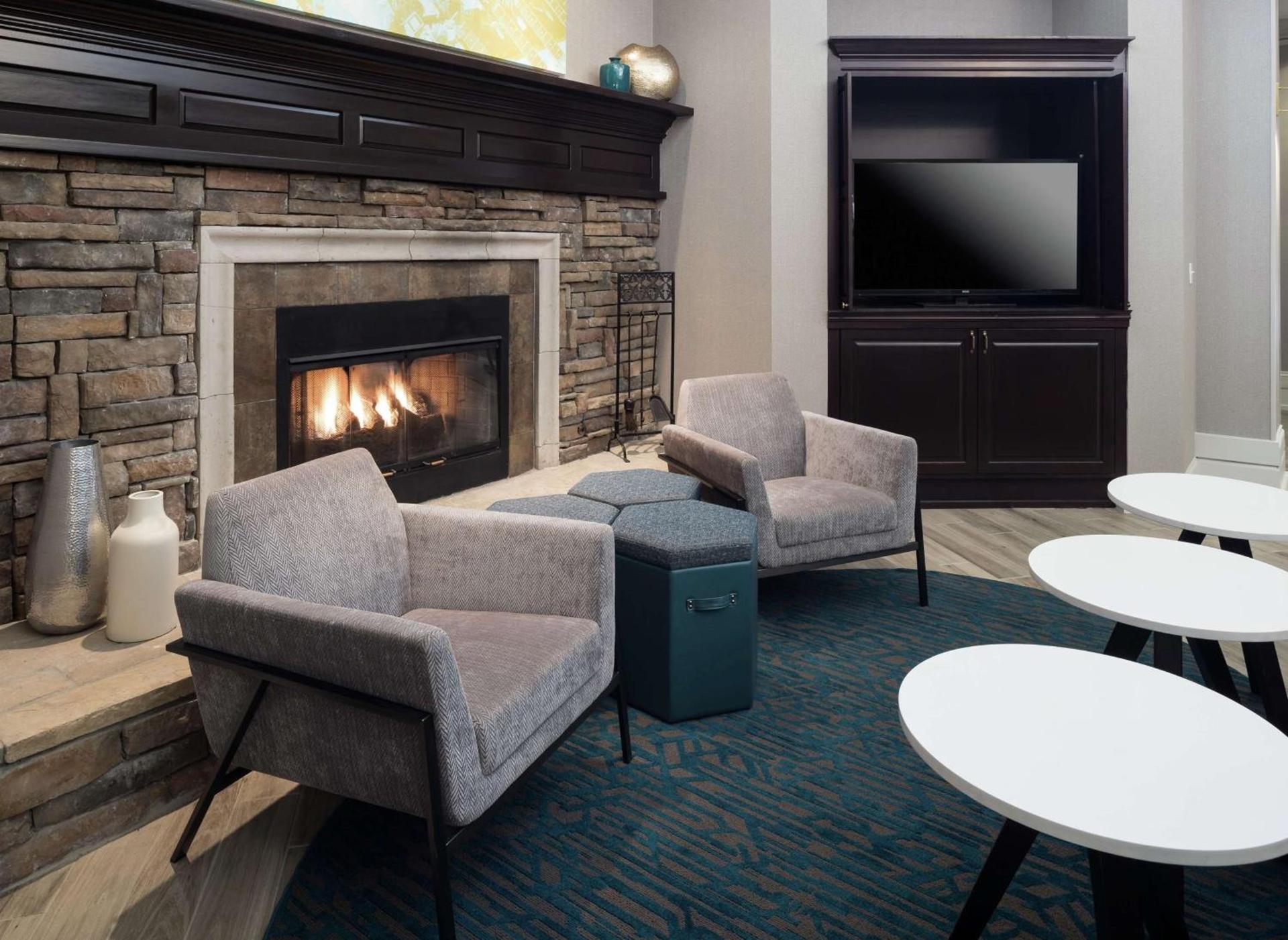 Hampton Inn & Suites Memphis-Beale Street photo 4