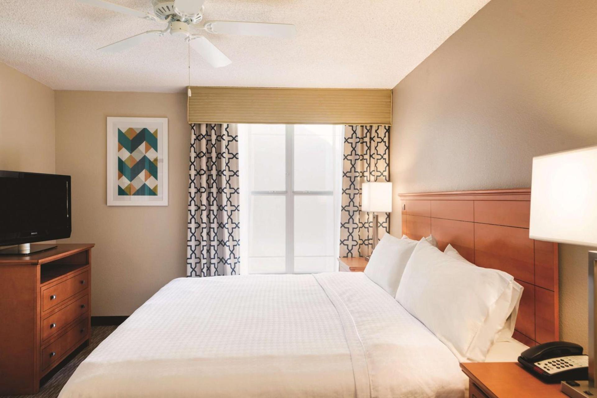 Homewood Suites by Hilton Orlando-International Drive Convention Center photo 10